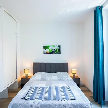 Les Halles , Climatisation, Terrasse, Garage Apartment Narbonne